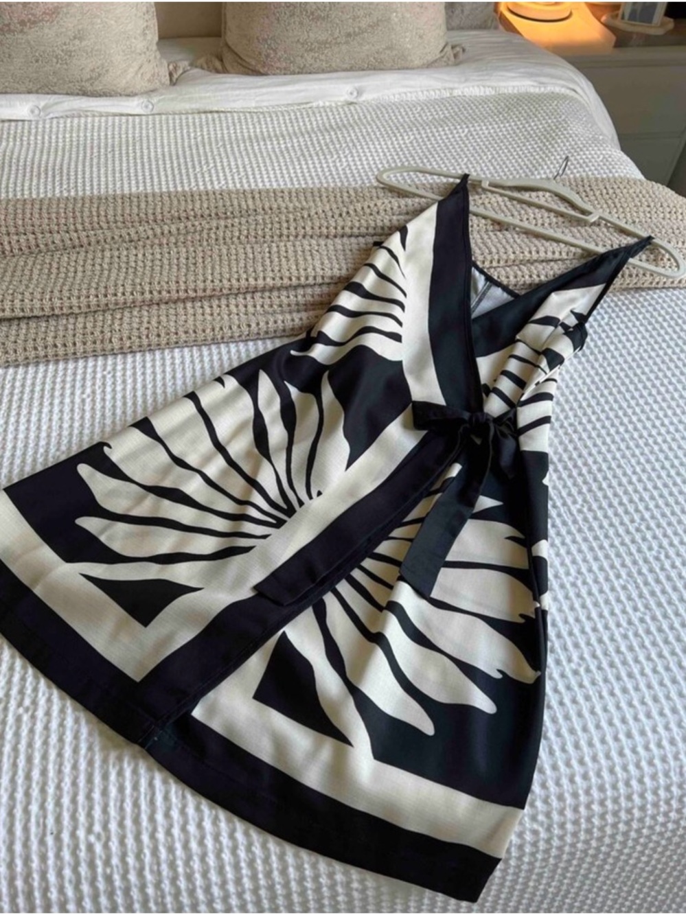 Tropical Print Short Wrap Dress Cami Black and Cream - Picture 10 of 11